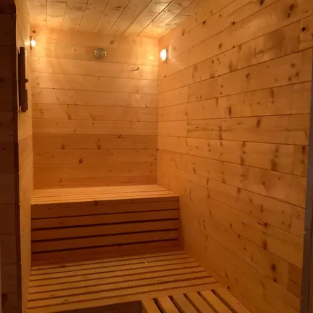 Kinga Aparthotel 2*