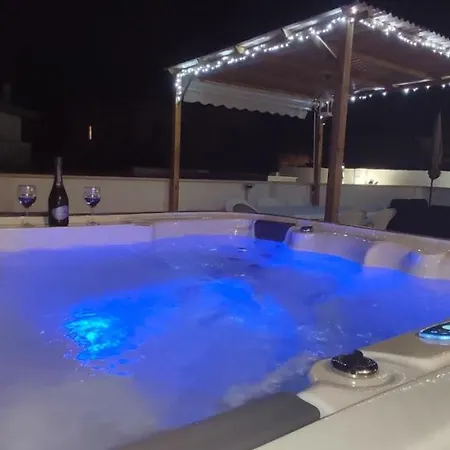 Aparthotel Kinga Anzio